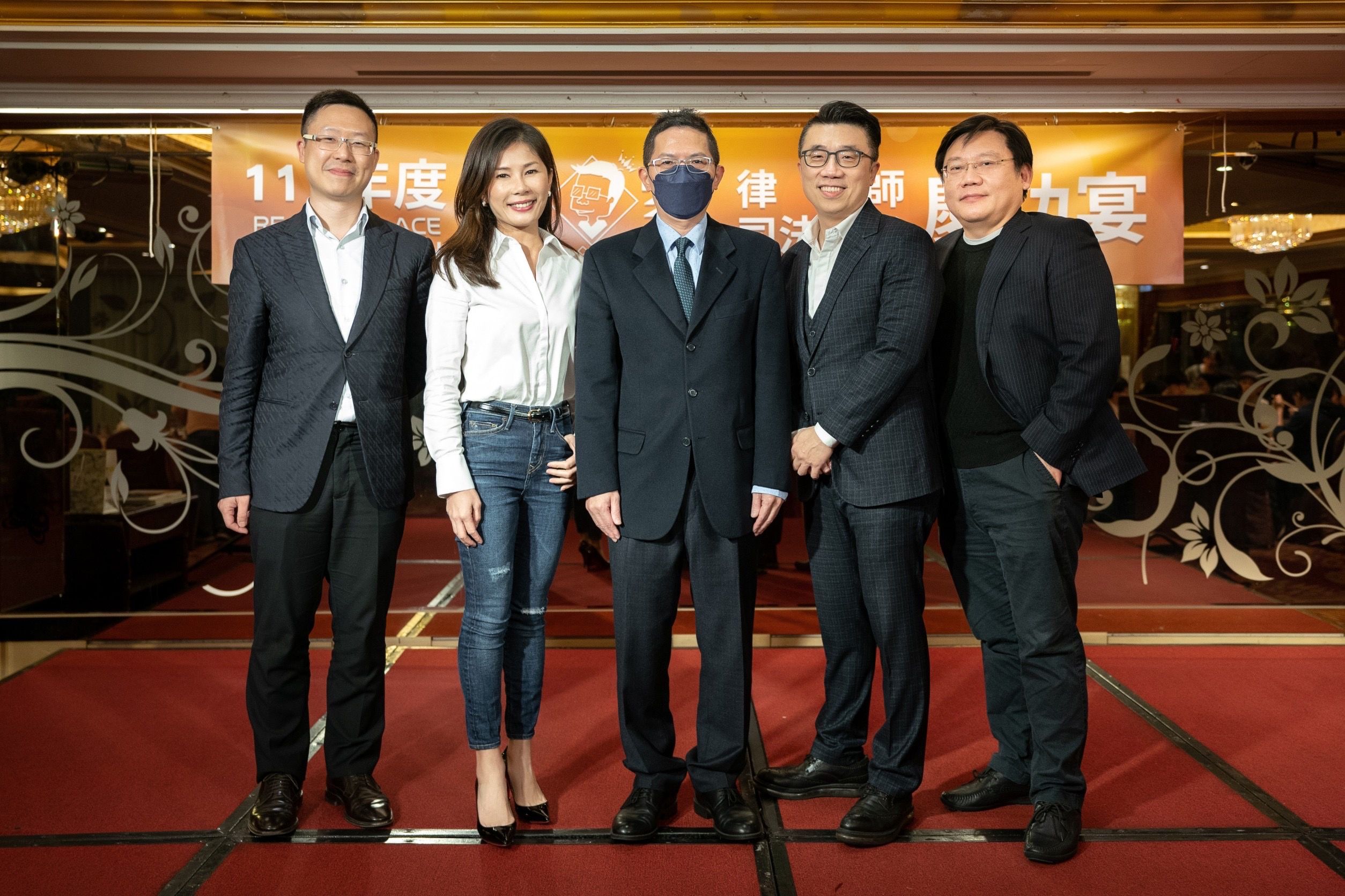 讀家補習班新科律師慶功 實務界前輩勉勵:多元發展成為全方位問題解決方案提供者 讀家補習班新科律師慶功 實務界前輩勉勵:多元發展成為全方位問題解決方案提供者