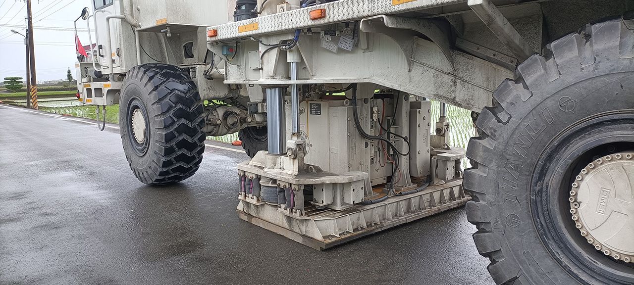 影音/是地震嗎?免驚 原來是中油震波車在探測能源 影音/是地震嗎?免驚 原來是中油震波車在探測能源