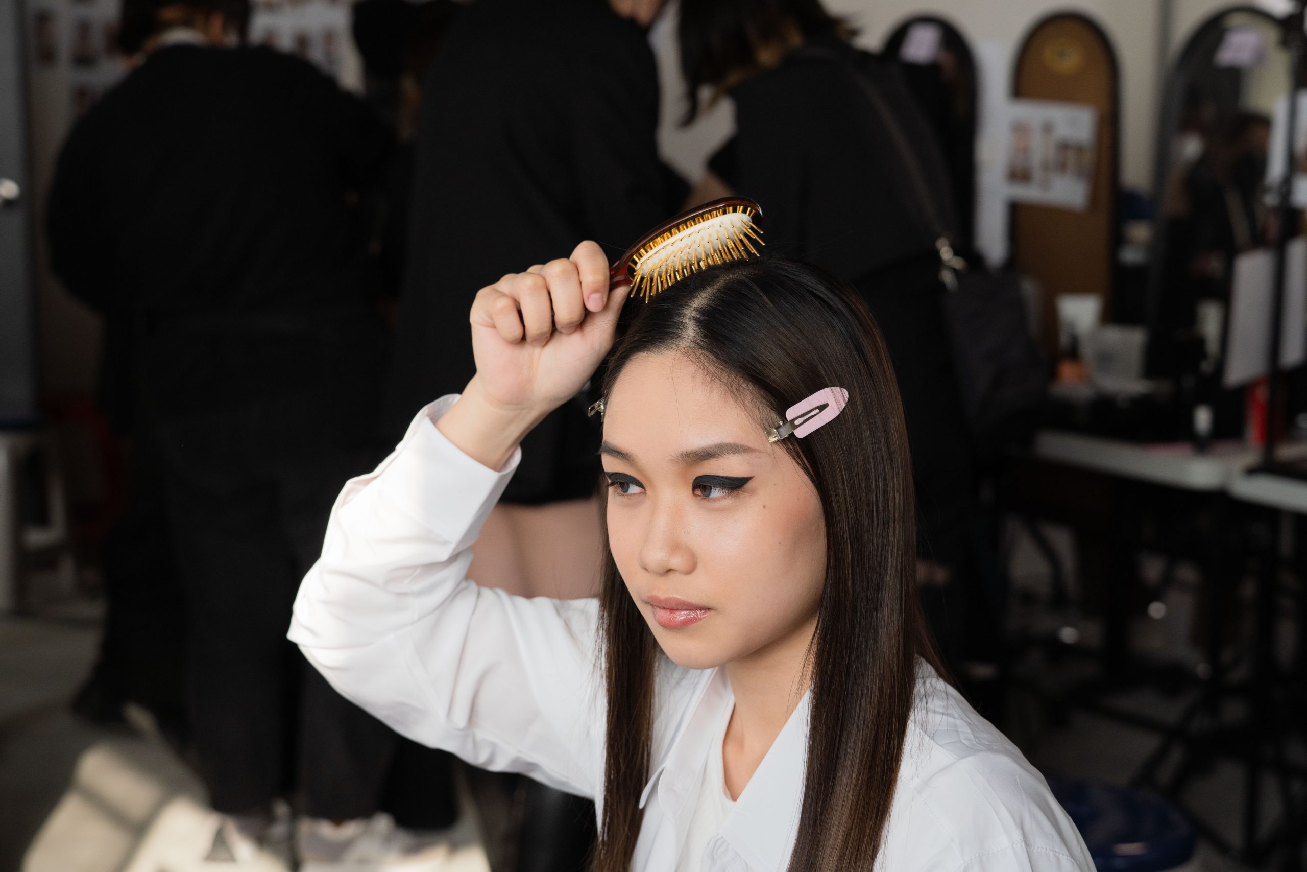 髮梳玩轉時尚!「黃金梳」貴金屬24K鍍金打 髮梳玩轉時尚!「黃金梳」貴金屬24K鍍金打