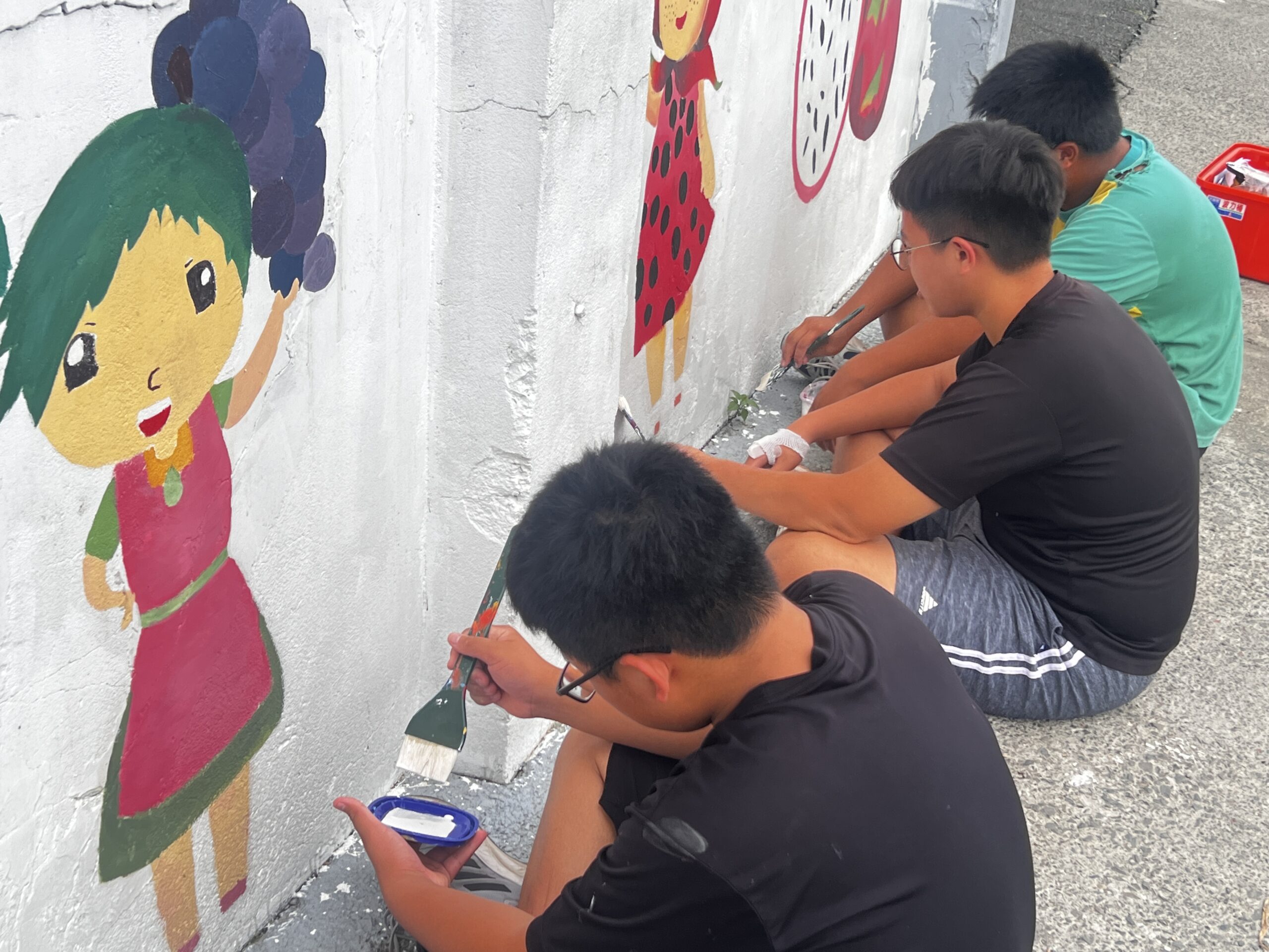 影音/行銷農產 二林農會萬興辦事處白牆彩繪蛻變地方特產創造打卡點 影音/行銷農產 二林農會萬興辦事處白牆彩繪蛻變地方特產創造打卡點