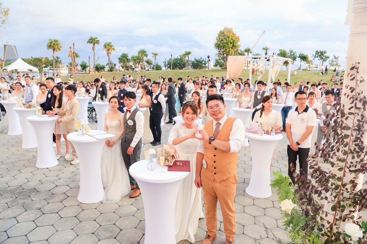 高雄市流行音樂中心舉辦集團婚禮 80對新人完成終身大事! 高雄市流行音樂中心舉辦集團婚禮 80對新人完成終身大事!