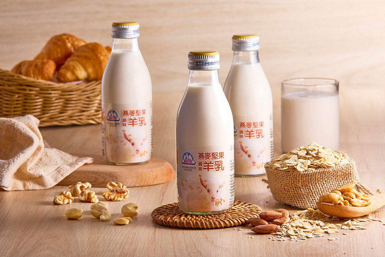 台灣人一年喝掉30億瓶的「嘉南羊乳」 全新【燕麥堅果口味】早餐新選擇免運上市! 台灣人一年喝掉30億瓶的「嘉南羊乳」 全新【燕麥堅果口味】早餐新選擇免運上市!