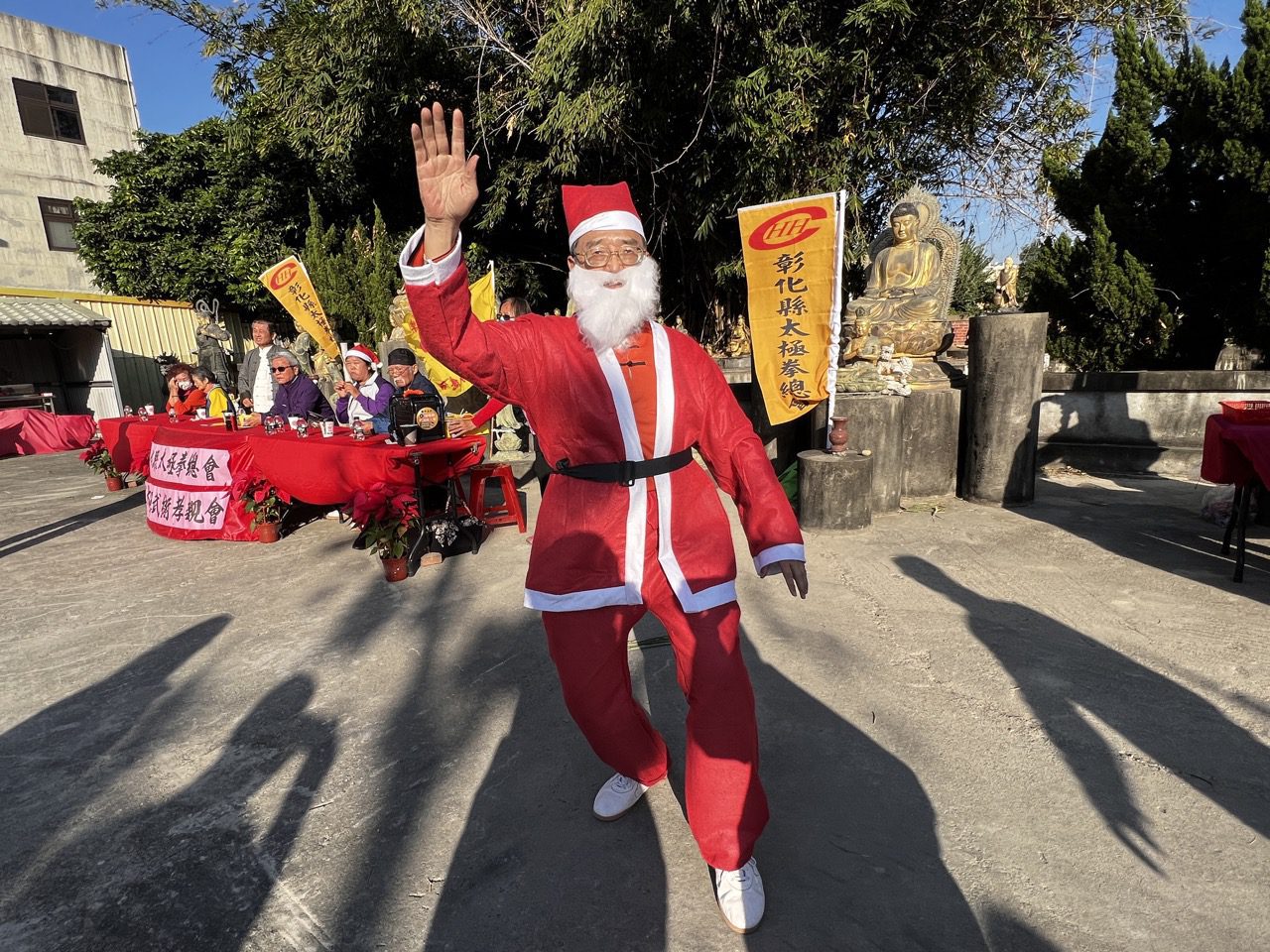 影音/東西文化趣味碰撞 聖誕老公公打太極拳迎聖誕 影音/東西文化趣味碰撞 聖誕老公公打太極拳迎聖誕