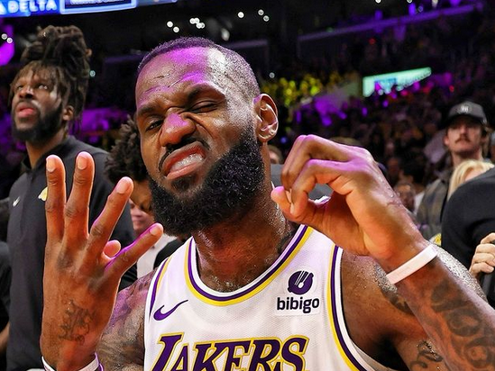 奪4萬分霸氣喊1 of 1!詹皇創造紀錄全靠「始終如一」 奪4萬分霸氣喊1 of 1!詹皇創造紀錄全靠「始終如一」