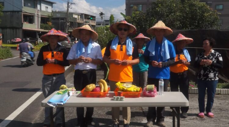 影音/稻米進入收割季 宜蘭市農會舉辦農村體驗割稻樂 影音/稻米進入收割季 宜蘭市農會舉辦農村體驗割稻樂