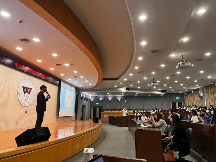 全台灣大學第一個生成式AI行銷應用成果展 掀起業界搶人風潮 全台灣大學第一個生成式AI行銷應用成果展 掀起業界搶人風潮