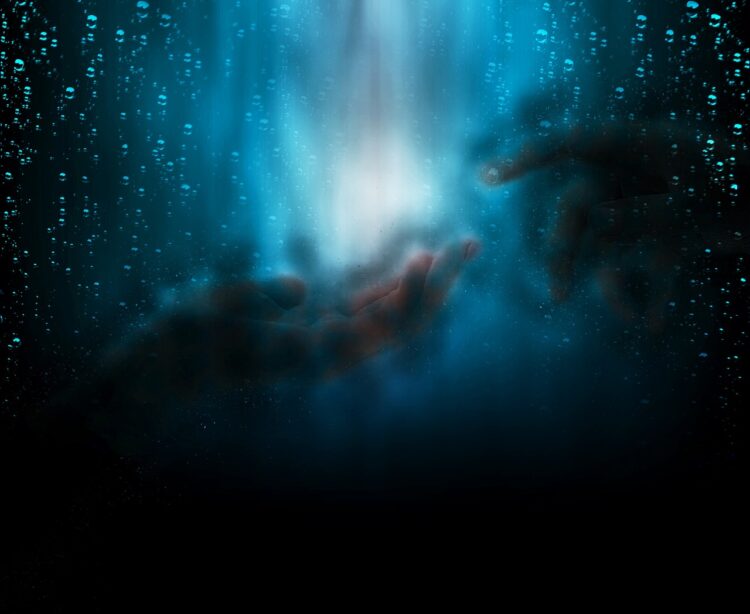 鬼月期間早回家　避免穿３色系衣服招陰