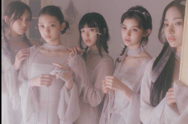 跟著韓國熱門隱形眼鏡品牌OLENS一起打造《NewJeans x Y2K》完美造型 跟著韓國熱門隱形眼鏡品牌OLENS一起打造《NewJeans x Y2K》完美造型