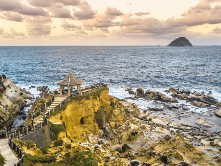 北觀處歡迎您搭「台灣觀巴」遊皇冠海岸 相關行程買一送一活動持續到年底 北觀處歡迎您搭「台灣觀巴」遊皇冠海岸 相關行程買一送一活動持續到年底