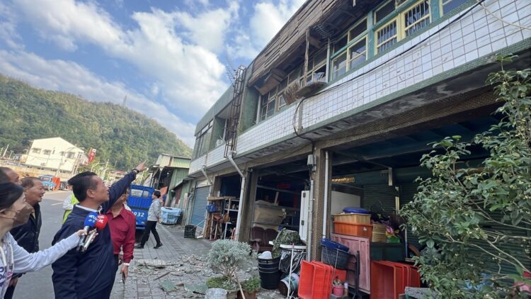 影音╱嘉義大埔強震 翁章梁允諾請技師鑑定受損住宅 影音╱嘉義大埔強震 翁章梁允諾請技師鑑定受損住宅