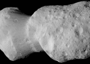 Lucy太空船拍下主帶小行星獨特的雙星形狀小行星