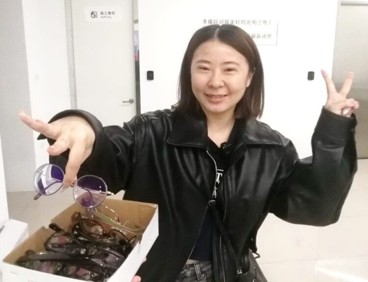 人生要對自己好一點 女白領找信賴眼科手術解決近視散光 人生要對自己好一點 女白領找信賴眼科手術解決近視散光