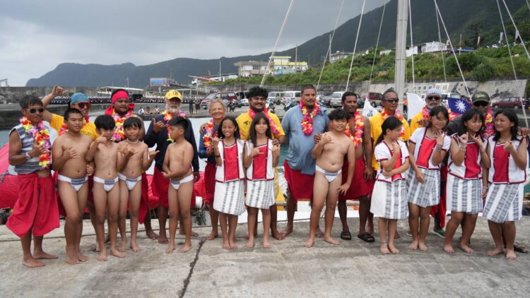 影音/「航向母親的島嶼」 無動力帆船Alingano Maisu航抵蘭嶼舊開元港 影音/「航向母親的島嶼」 無動力帆船Alingano Maisu航抵蘭嶼舊開元港