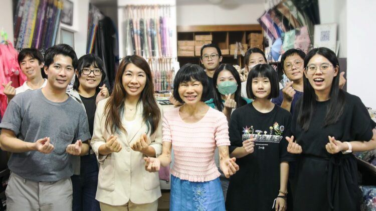 梅雨熱浪雙襲！創新「3秒快收傘」熱銷　防曬抗雨一次搞定