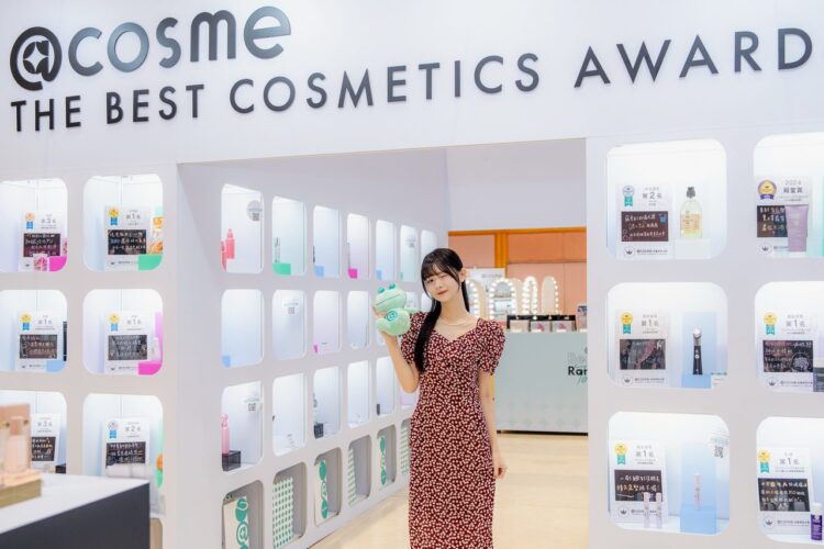 暑假不出國也能玩日韓!《@cosme美妝遊樂園》零時差直送TOKYO旗艦店熱銷榜 AI肌膚檢測、四季色彩檢定量身打造個人化體驗 暑假不出國也能玩日韓!《@cosme美妝遊樂園》零時差直送TOKYO旗艦店熱銷榜 AI肌膚檢測、四季色彩檢定量身打造個人化體驗