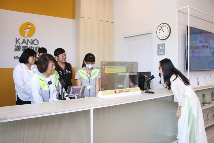 影音/AI開口說世界語 嘉義外籍學生體驗「開口就通」 影音/AI開口說世界語 嘉義外籍學生體驗「開口就通」