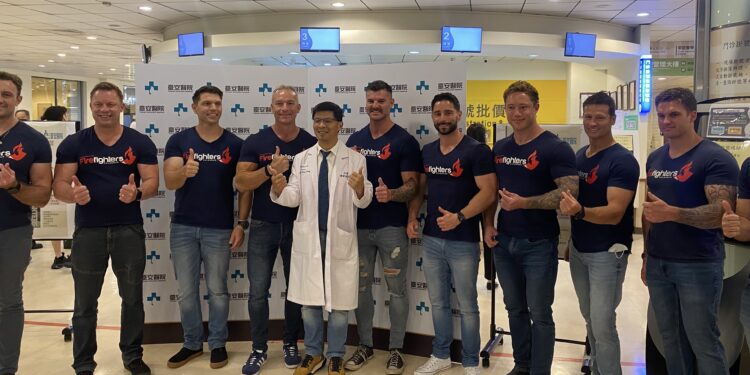 澳洲消防猛男病房送暖　親訪臺安醫院陪伴小患者與文化交流