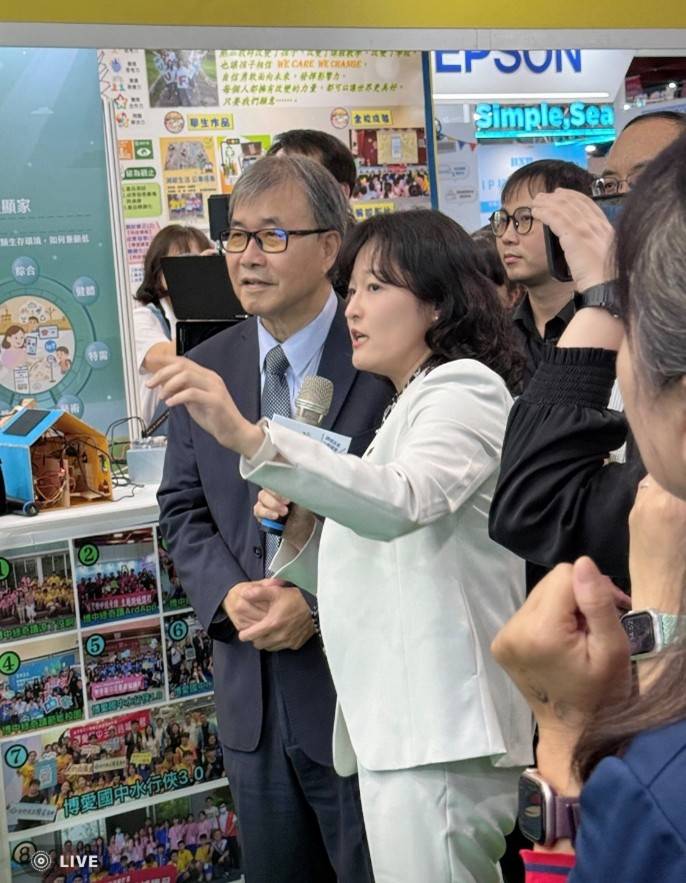 教育部「中小學數位學習深耕計畫」展現AI × 永續跨域學習成果 八年培育逾兩萬名AI永續人才與十多位師鐸獎教師 教育部「中小學數位學習深耕計畫」展現AI × 永續跨域學習成果 八年培育逾兩萬名AI永續人才與十多位師鐸獎教師