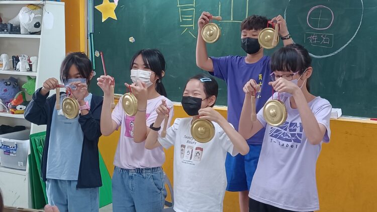 影音/三代傳承 林午大鑼林烈輝帶領員山國小師生手作銅鑼 影音/三代傳承 林午大鑼林烈輝帶領員山國小師生手作銅鑼
