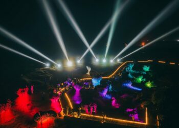 觀光署北觀處「2025野柳石光夜訪女王」以光影藝術耀眼全球!橫掃美、德、法、英國際設計大獎