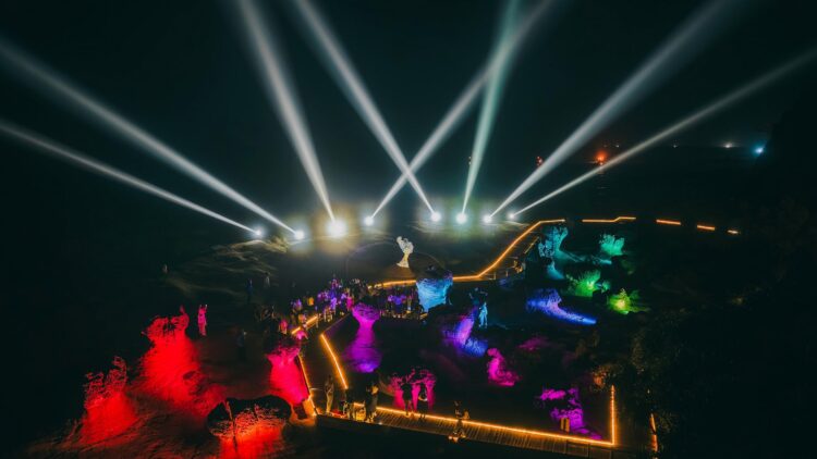 觀光署北觀處「2025野柳石光夜訪女王」以光影藝術耀眼全球!橫掃美、德、法、英國際設計大獎