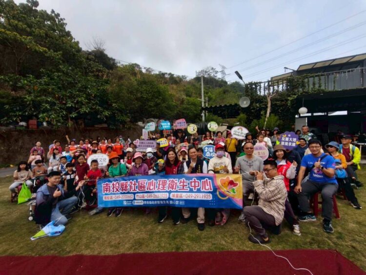 壓力大嗎?南投推「花現美好」健走,2 公里路程結合情緒檢測助解壓 壓力大嗎?南投推「花現美好」健走,2 公里路程結合情緒檢測助解壓