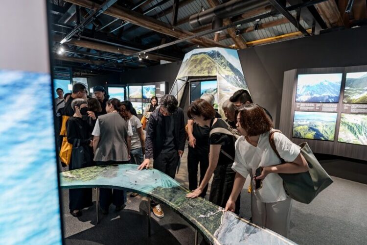 齊柏林空間《RE見》特展喚起民眾土地記憶 攜手全家打造深度環境教育 齊柏林空間《RE見》特展喚起民眾土地記憶 攜手全家打造深度環境教育