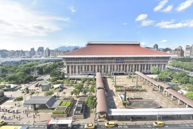 台北凱撒推「搭高鐵秋遊趣」住房專案,秋日來場美食小旅行 平日每晚3,799元起,入住送王朝港點自由配 連住每晚3,299元起,再送人氣伴手禮,最高享2,000元國旅補助 台北凱撒推「搭高鐵秋遊趣」住房專案,秋日來場美食小旅行 平日每晚3,799元起,入住送王朝港點自由配 連住每晚3,299元起,再送人氣伴手禮,最高享2,000元國旅補助